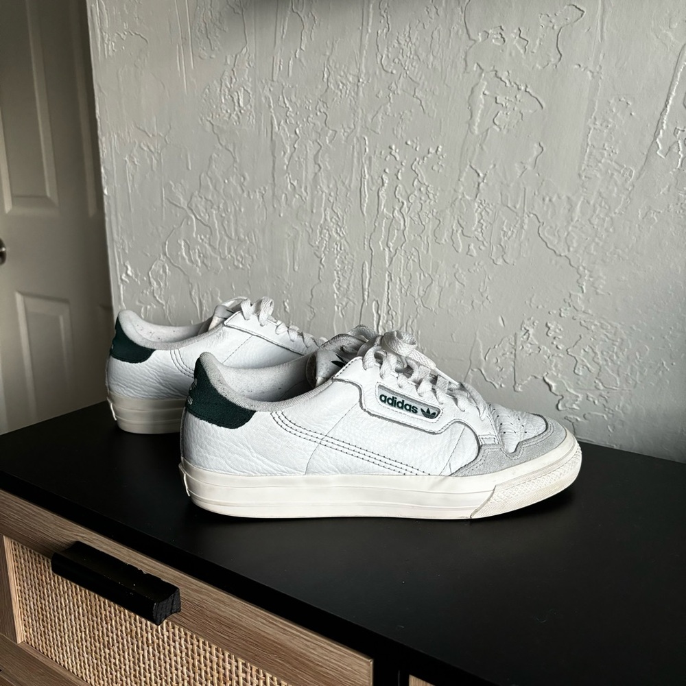 Adidas White & Green Continental Vulc Shoes Good Condition Women’s Size 7.5